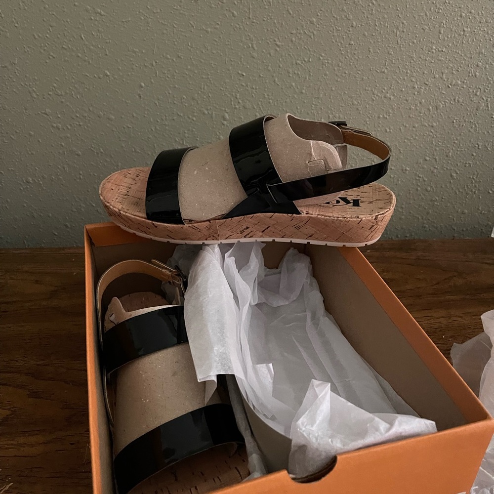 Korks by Kork Ease  black patent  - Janine size 7   Vey comfortable